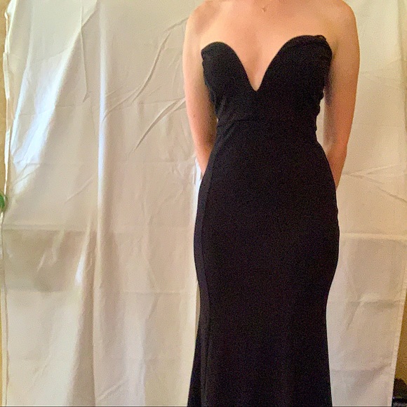 Floor-length Formal Windsor Dress - Picture 5 of 6